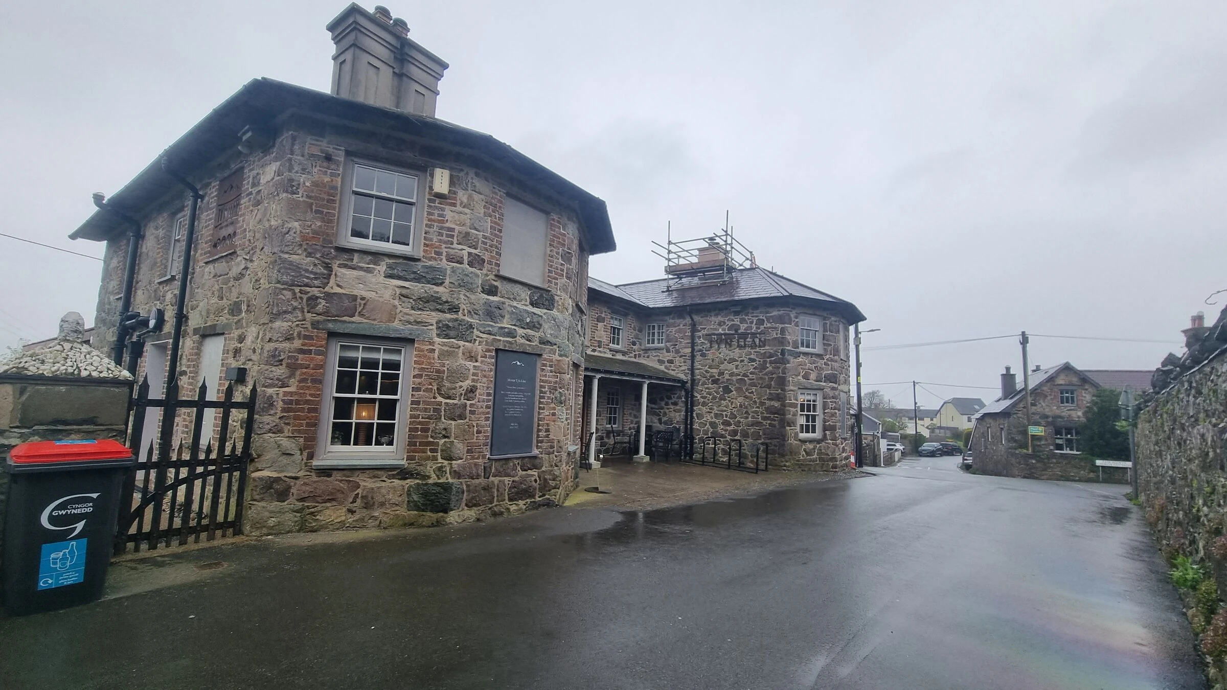 Outside T'yn Llan
